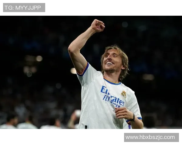 莫德里奇：足球场上的艺术家与传奇，如何影响现代足球的战术与风格