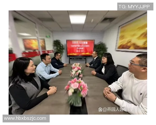 李泓澎:在时代浪潮中探索创新与传统的交汇点 李泓澎:在时代浪潮中探索创新与传统的交汇点
