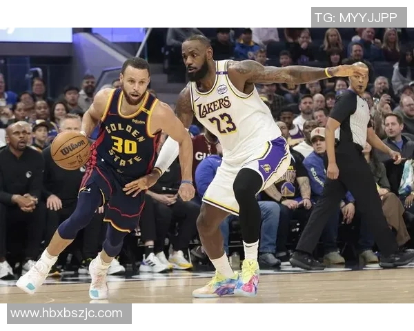 湖人对火箭精彩对决回顾球星表现与战术分析全景呈现