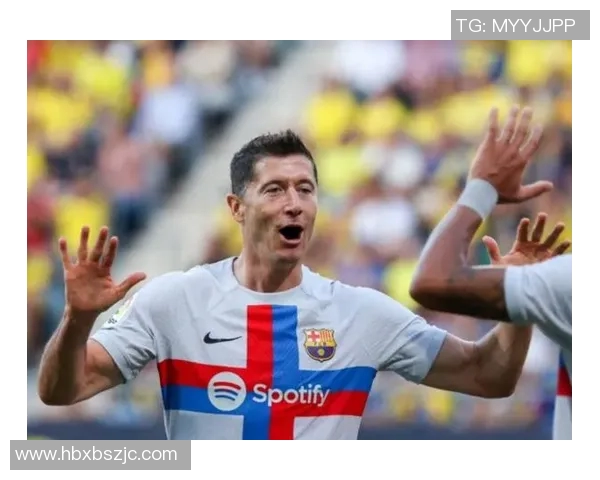 莱万背叛旧主加盟巴萨拜仁球迷怒斥其忘恩负义行为