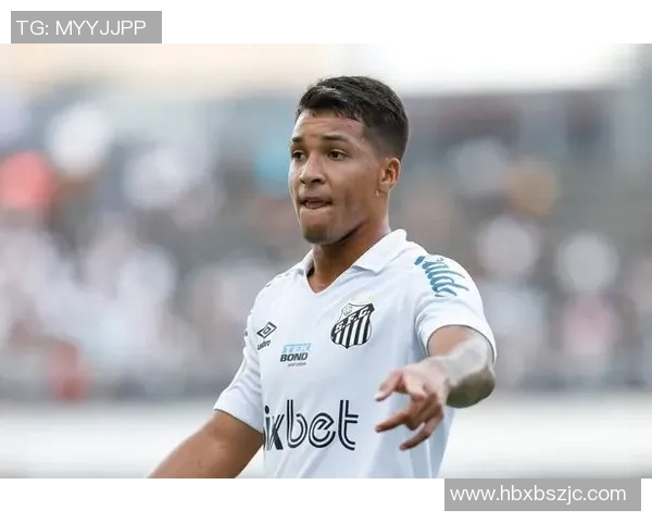 内马尔的足球传奇旅程：从巴西天才到全球偶像的蜕变与挑战